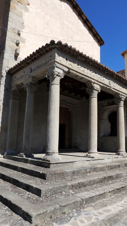 IL CHIOSTRO di S.Angelo di Brolo Messina . Fotografie di Giulio Azzarello ©2014. IL CHIOSTRO di S.Angelo di Brolo Messina . Fotografie di Giulio Azzarello ©2014.