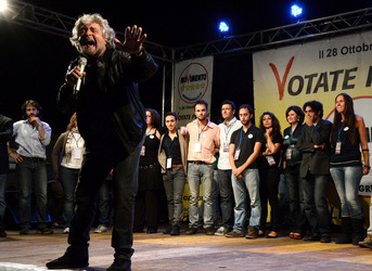 I COMIZI di BEPPE GRILLO in Sicilia a Palermo alcuni momenti. Fotografie di Giulio Azzarello &copy;2014.