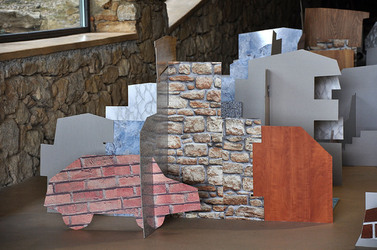 ANNE CLEMENCE de GROLEE e una sua installazione. Fotografie di Giulio Azzarello &copy;2014.