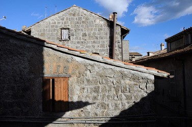 VITERBO e il suo centro storico. Fotografie di Giulio Azzarello &copy;2014.