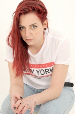 LUCREZIA artista modella attrice. Fotografie di Giulio Azzarello &copy;2018.