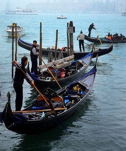 BIENNALE di VENEZIA 2017 la citt&agrave; particolari. Fotografie di Giulio Azzarello &copy;2018.