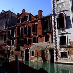 VENEZIA fotografie di Giulio Azzarello &copy;2022.