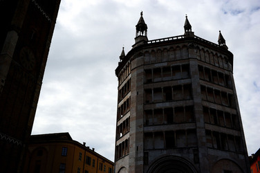 PARMA centro storico. Fotografie di Giulio Azzarello &copy;2016.