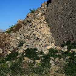 RUDERE DI PIETRA. Fotografie di Giulio Azzarello &copy;2022.
