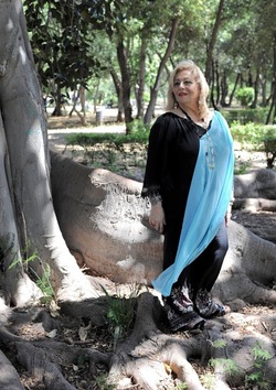 SARA FAVARO attrice e poetessa siciliana. Fotografie di Giulio Azzarello &copy;2018.