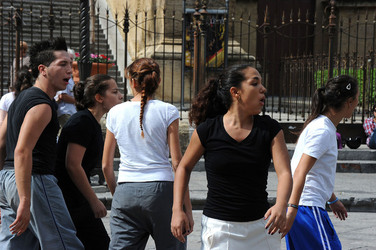 DANZE URBANE contemporanee per le vie di Palermo. Fotografie di Giulio Azzarello &copy;2014.