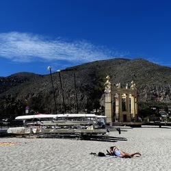MONDELLO. Fotografie di Giulio Azzarello ©2024.