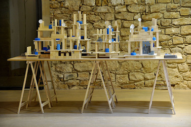 ANNE CLEMENCE de GROLEE e una sua installazione. Fotografie di Giulio Azzarello &copy;2014.