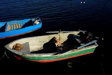 BARCHE. Fotografie di Giulio Azzarello ©2022. BARCHE. Fotografie di Giulio Azzarello ©2022.