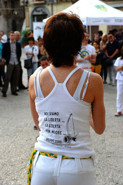 DANZE BRASILIANE E DANZATORI MULTIETNICI a Monreale in Sicilia. Fotografie di Giulio Azzarello &copy;2014.