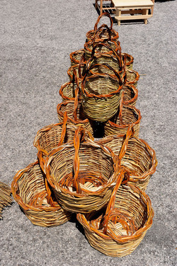 CESTO tipico tradizionale siciliano impagliato. Fotografie di Giulio Azzarello &copy;2014.