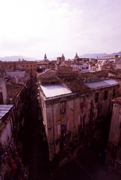 VUCCIRIA anni 90. Fotografie di Giulio Azzarello &copy;2022.