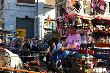I TIFOSI DEL PALERMO CALCIO in piazza per festeggiare. Fotografie di Giulio Azzarello ©2014. I TIFOSI DEL PALERMO CALCIO in piazza per festeggiare. Fotografie di Giulio Azzarello ©2014.