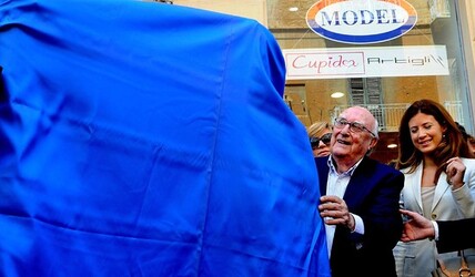 CAMILLERI e MONTALBANO a Porto Empedocle Agrigento . Fotografie di Giulio Azzarello ©2014. CAMILLERI e MONTALBANO a Porto Empedocle Agrigento . Fotografie di Giulio Azzarello ©2014.