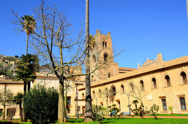 MONREALE in Sicilia. Fotografie di Giulio Azzarello &copy;2016.