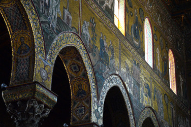 MONREALE in Sicilia con il suo Duomo e il Chiostro panoramiche e particolari. Fotografie di Giulio Azzarello &copy;2014.