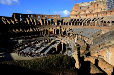 COLOSSEO Roma. Fotografie di Giulio Azzarello ©2020. COLOSSEO Roma. Fotografie di Giulio Azzarello ©2020.