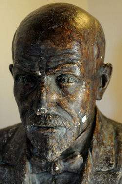 LUIGI PIRANDELLO il parco e la casa museo. Fotografie di Giulio Azzarello ©2014.