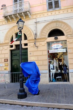CAMILLERI e MONTALBANO a Porto Empedocle Agrigento . Fotografie di Giulio Azzarello ©2014. CAMILLERI e MONTALBANO a Porto Empedocle Agrigento . Fotografie di Giulio Azzarello ©2014.