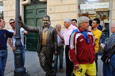 CAMILLERI e MONTALBANO a Porto Empedocle Agrigento . Fotografie di Giulio Azzarello ©2014. CAMILLERI e MONTALBANO a Porto Empedocle Agrigento . Fotografie di Giulio Azzarello ©2014.