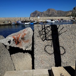 ISOLA. Fotografie di Giulio Azzarello &copy;2024.