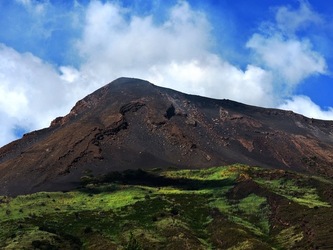 STROMBOLI fotografie di Giulio Azzarello ©2020. STROMBOLI fotografie di Giulio Azzarello ©2020.