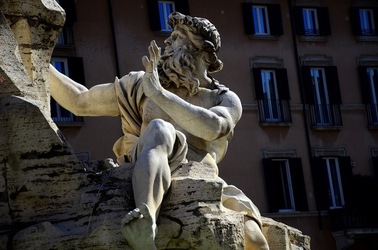 PIAZZA NAVONA Roma. Fotografie di Giulio Azzarello ©2020. PIAZZA NAVONA Roma. Fotografie di Giulio Azzarello ©2020.