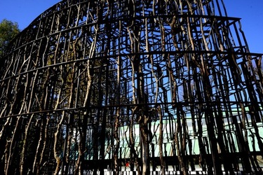VENEZIA installazione lignea Giardini della Biennale di Arch. Cont. Fotografie di Giulio Azzarello &copy;2022.