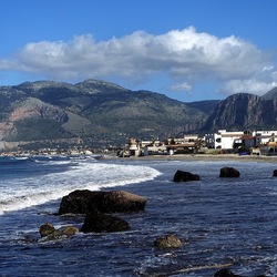 COSTA SICILIANA. Fotografie di Giulio Azzarello &copy;2022.