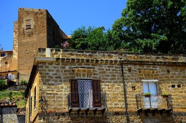 CASTEL di TUSA fotografie di Giulio Azzarello &copy;2019.