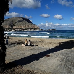 MONDELLO. Fotografie di Giulio Azzarello &copy;2024.