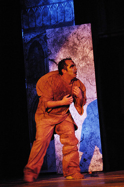 NOTREDAM de PARIS con giovani artisti. Fotografie di Giulio Azzarello ©2014. NOTREDAM de PARIS con giovani artisti. Fotografie di Giulio Azzarello ©2014.