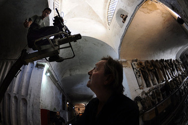 Le CATACOMBE di Palermo documentario film. Fotografie di scena e set di Giulio Azzarello &copy;2014.