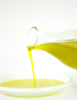 OLIO DI OLIVA di Sicilia. Fotografie di Giulio Azzarello &copy;2016.