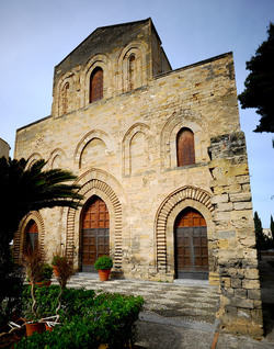PIAZZA MAGIONE a Palermo. Fotografie di Giulio Azzarello &copy;2016.
