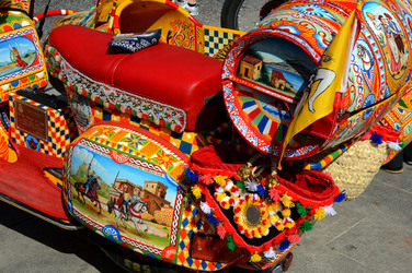 VESPE raduno storico a Palermo panoramiche e particolari. Fotografie di Giulio Azzarello &copy;2014.