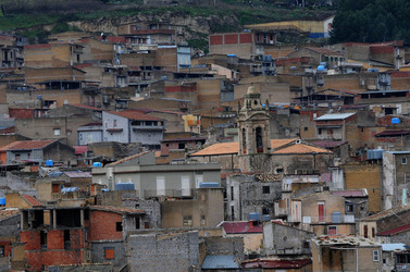 FAVARA in provincia di Agrigento. Fotografie di Giulio Azzarello 2014.