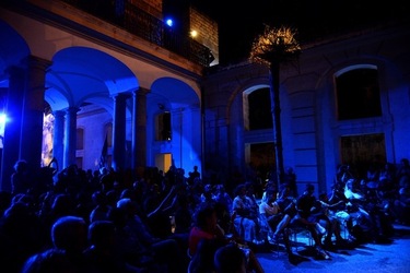 SERENATA fotografie di Giulio Azzarello ©2020. SERENATA fotografie di Giulio Azzarello ©2020.