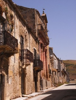 I RUDERI DI POGGIOREALE a Gibellina in Sicilia. Fotografie di Giulio Azzarello ©2014. I RUDERI DI POGGIOREALE a Gibellina in Sicilia. Fotografie di Giulio Azzarello ©2014.