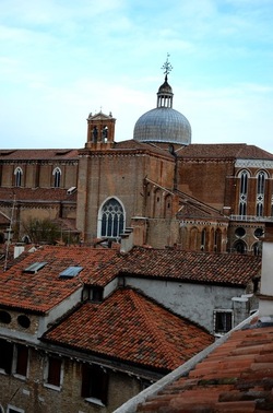 VENEZIA fotografie di Giulio Azzarello &copy;2022.