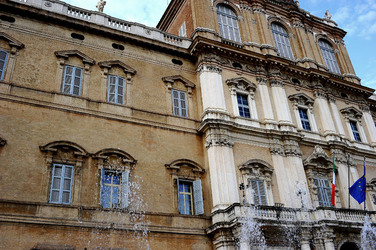 MODENA centro storico. Fotografie di Giulio Azzarello ©2016. MODENA centro storico. Fotografie di Giulio Azzarello ©2016.
