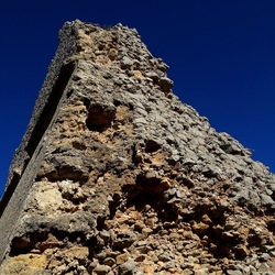 RUDERE DI PIETRA. Fotografie di Giulio Azzarello &copy;2022.