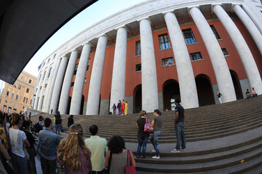 DANZE URBANE contemporanee per le vie di Palermo. Fotografie di Giulio Azzarello &copy;2014.