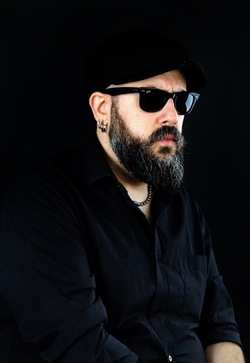 ALESSIO BOSCO musicista compositore. Fotografie di Giulio Azzarello &copy;2018.