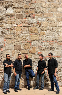 GIACOMO CUTICCHIO e il suo ensemble musicale. Fotografie di Giulio Azzarello &copy;2014.