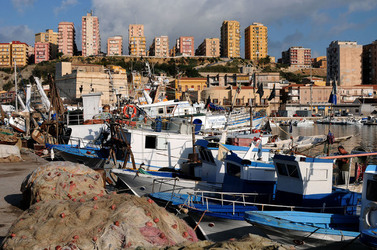 PORTO EMPEDOCLE in Sicilia. Fotografie di Giulio Azzarello &copy;2014.