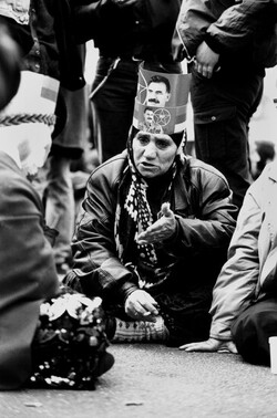 MANIFESTAZIONE per la pace nel curdistan turco. Fotografie di Giulio Azzarello &copy;2014.