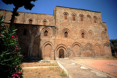 CHIESA E CHIOSTRO DELLA MAGIONE a Palermo panoramiche e particolari. Fotografie di Giulio Azzarello ©2014. CHIESA E CHIOSTRO DELLA MAGIONE a Palermo panoramiche e particolari. Fotografie di Giulio Azzarello ©2014.