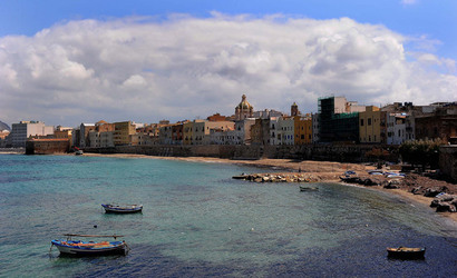 TRAPANI il centro storico il porto il mare la colombaia. Fotografie di Giulio Azzarello ©2014. TRAPANI il centro storico il porto il mare la colombaia. Fotografie di Giulio Azzarello ©2014.